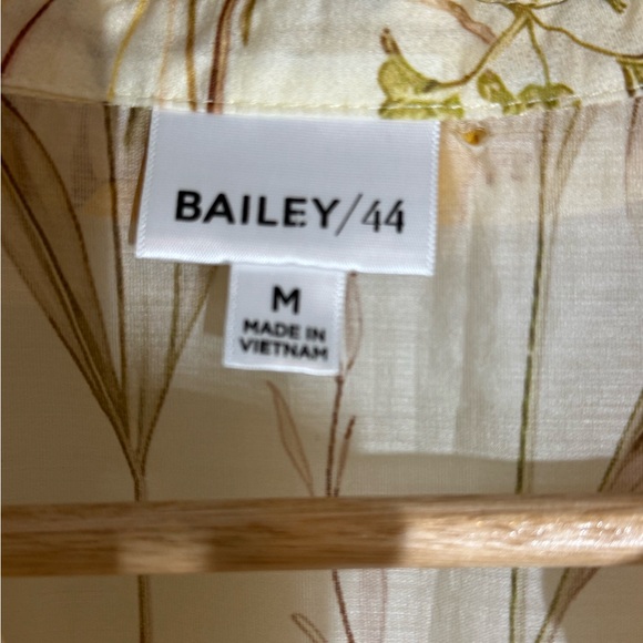 Bailey/44 Semi Sheer Lyocell Floral Blouse Puff Sleeve Size M - Picture 2 of 8